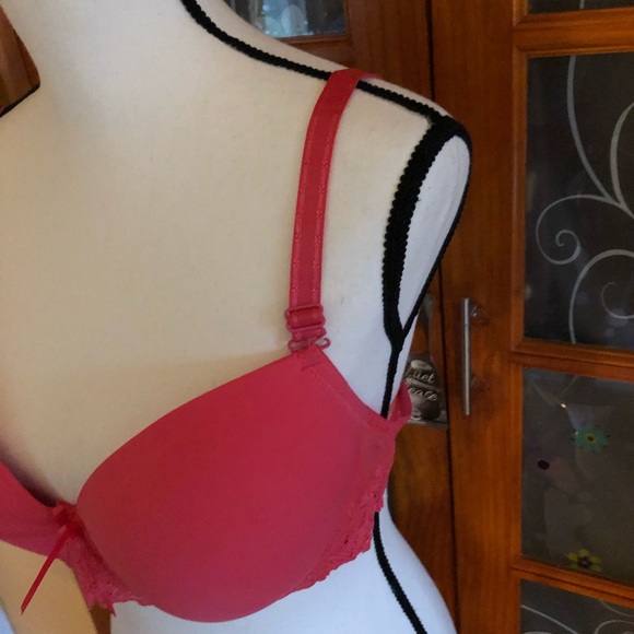 🤗3 for $25 Coral colored underwire bra - Picture 3 of 5